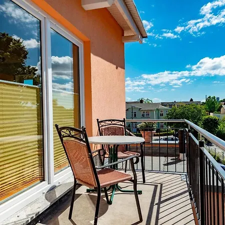 Appartementhaus Mit Balkon Im Ostseebad Goehren Vm Villa *
