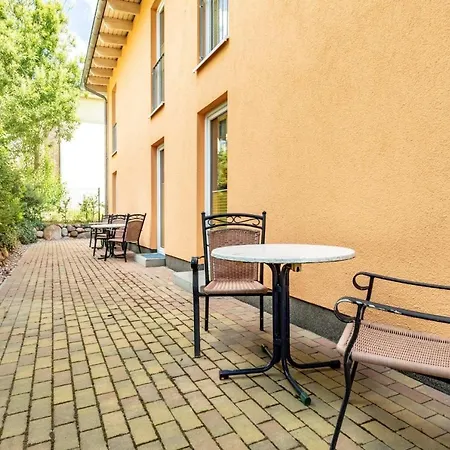 Vila Appartementhaus Mit Balkon Im Ostseebad Vm Goehren (Ruegen)
