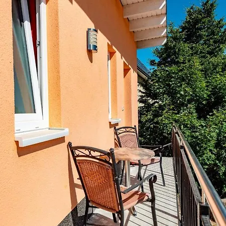 Villa Appartementhaus Mit Balkon Im Ostseebad Goehren Vm Goehren (Ruegen)