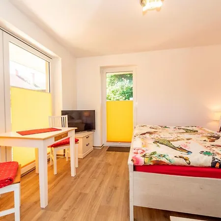 Appartementhaus Mit Balkon Im Ostseebad Goehren Vm Goehren (Ruegen)