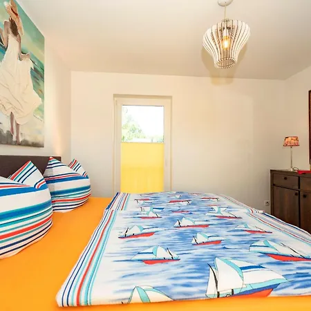 Appartementhaus Mit Balkon Im Ostseebad Vm * Goehren (Ruegen)